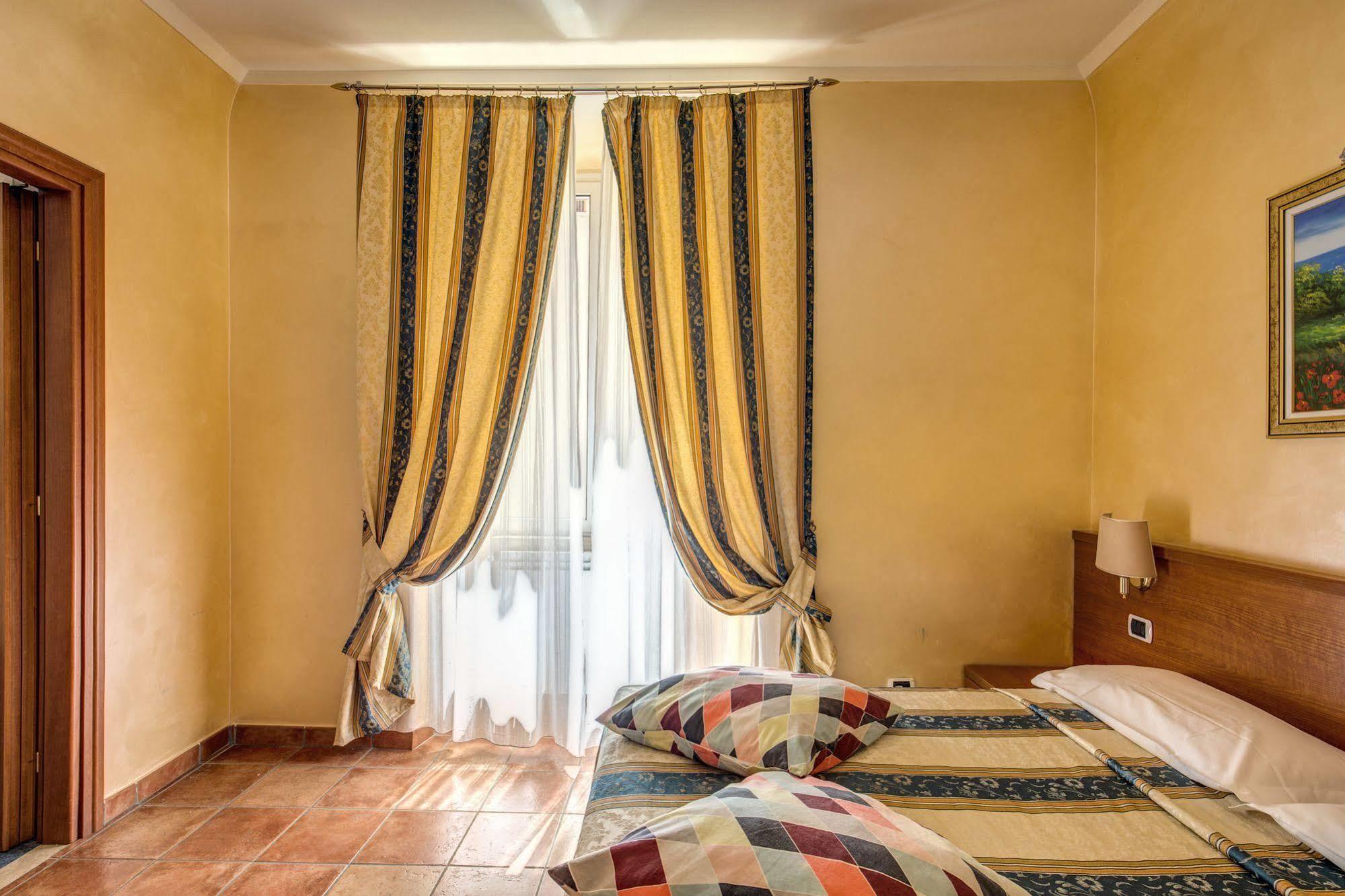Hotel Maryelen Рим Экстерьер фото