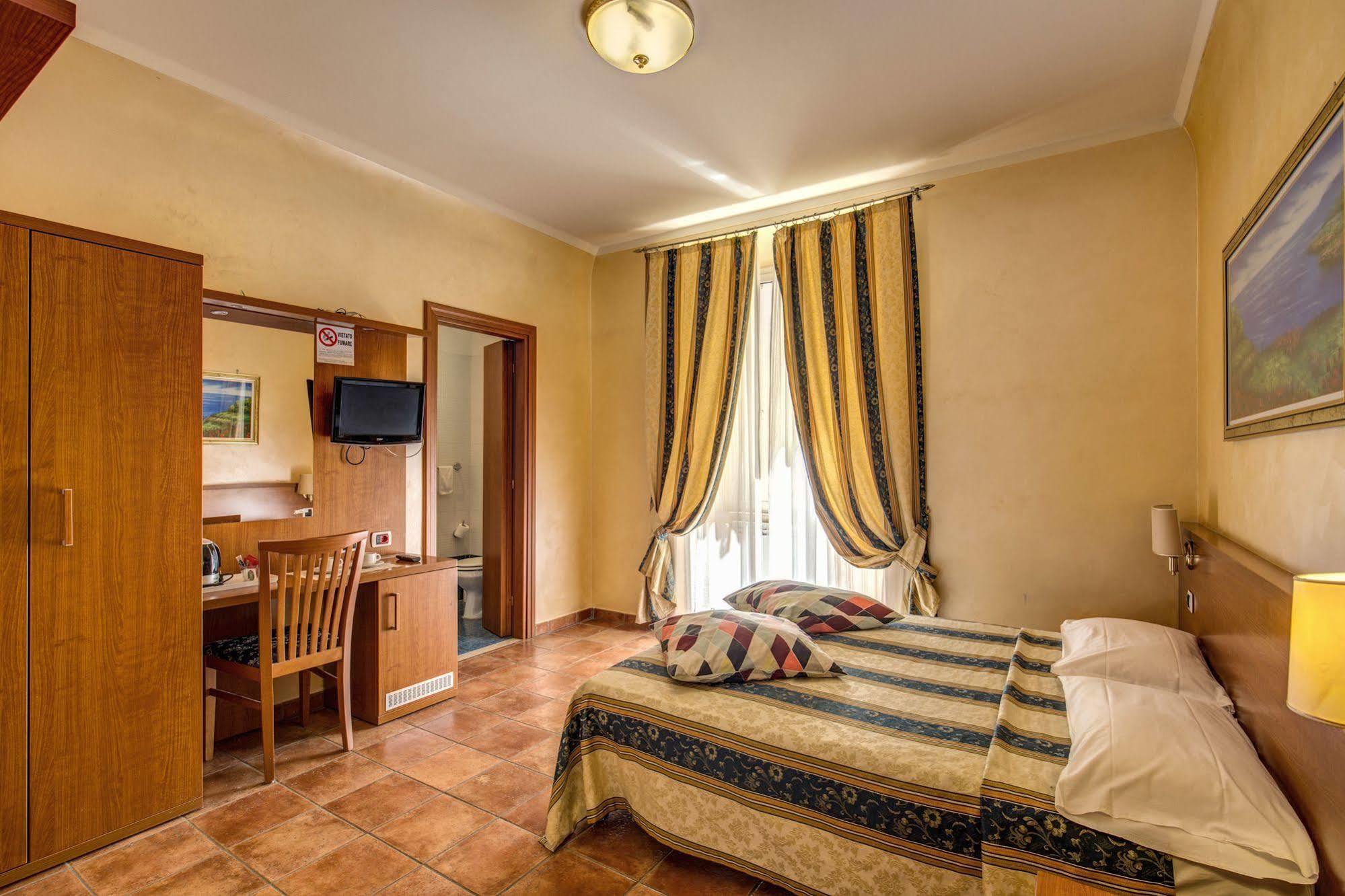Hotel Maryelen Рим Экстерьер фото