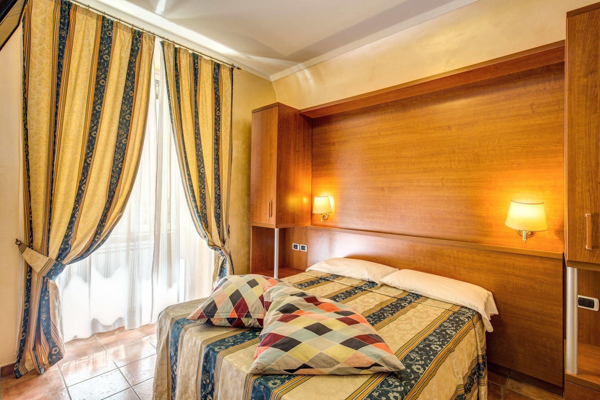 Hotel Maryelen Рим Экстерьер фото