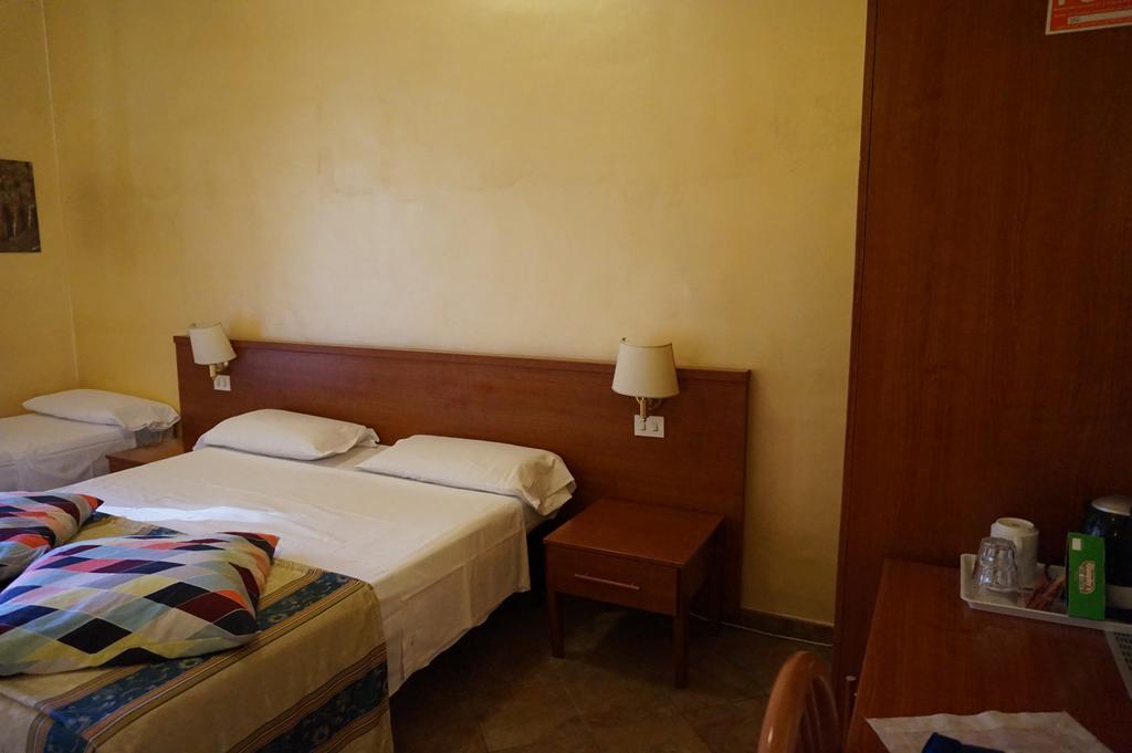 Hotel Maryelen Рим Экстерьер фото